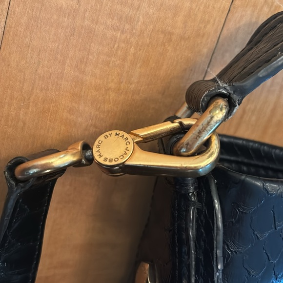 Marc Jacobs Black Embossed Leather Crossbody Bag with Gold Hardware - Picture 3 of 5